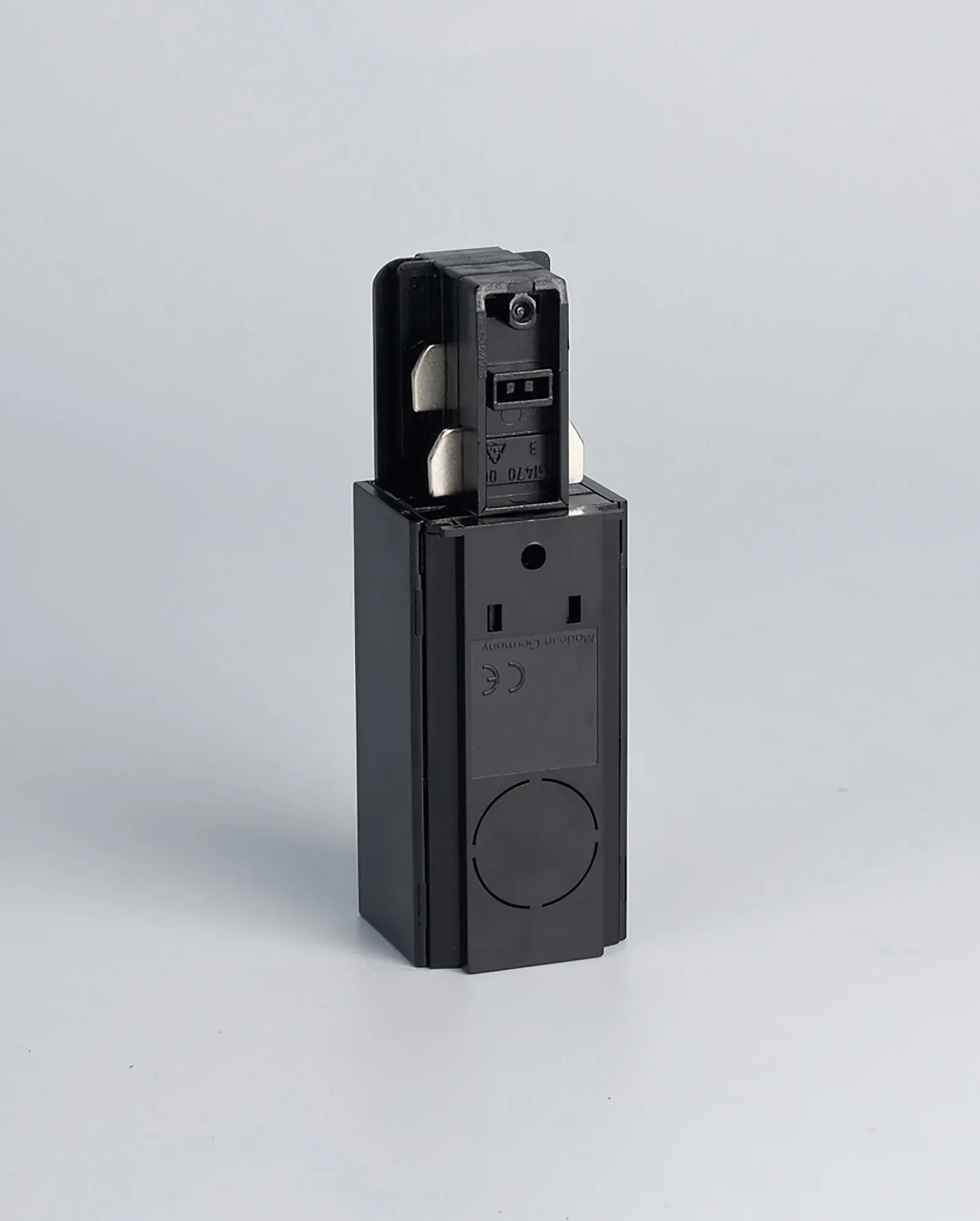 Right End Feed 3 Circuit Surface Mounted Track 555 1 1201 2  Eutrac 3 Circuit Surface-Black